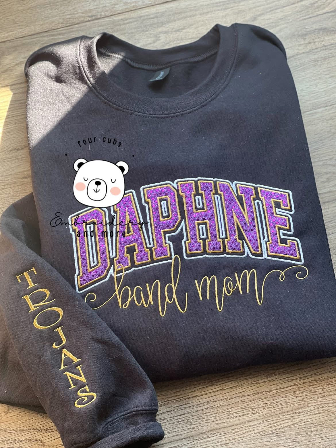 Daphne Band Mom